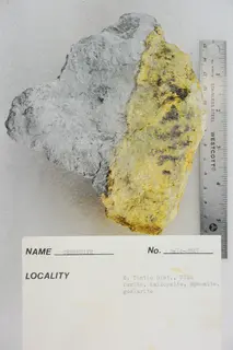 Cerussite with Barite, Halloysite, Epsomite, and Goslarite (48002848951).jpg