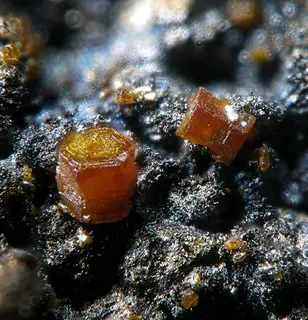 Greenockite-259580.jpg