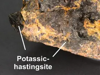 Potassic-hastingsite.png