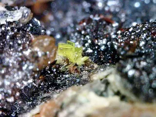Heinrichite-602306.jpg