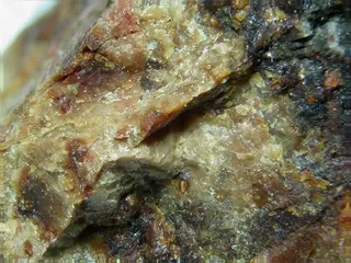 Hellandite-(Y)-87049.jpg