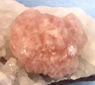 Heulandite-Ca-240277.jpg