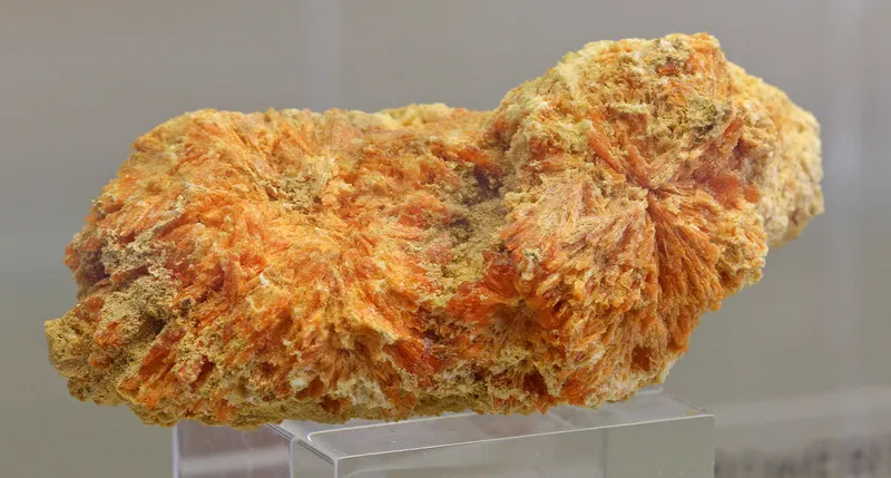 Hohmannit mineralogisches museum bonn.jpg