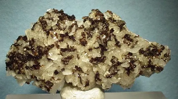 Hubeite-Apophyllite-156372.jpg
