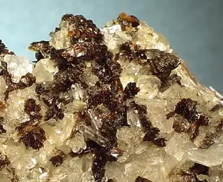 Hubeite-Apophyllite-156373.jpg