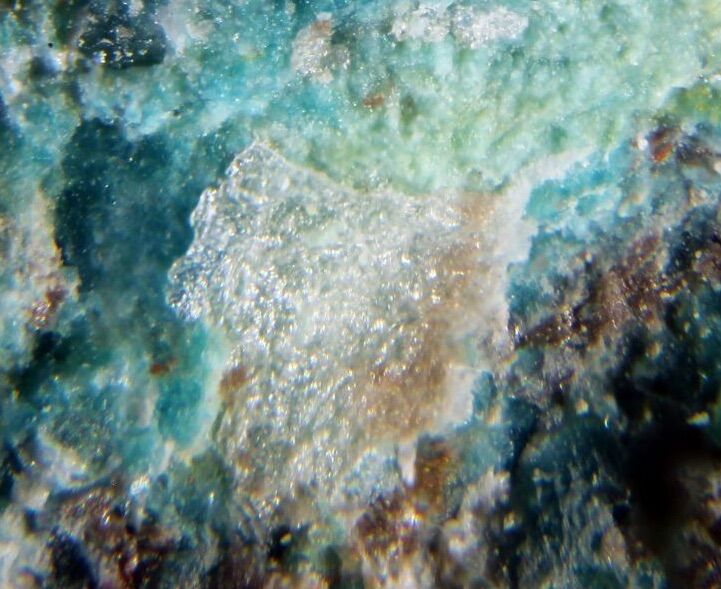 Hyalotekite