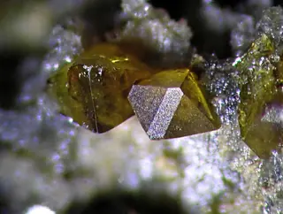 Hydrokenoelsmoreite-1298368.jpg