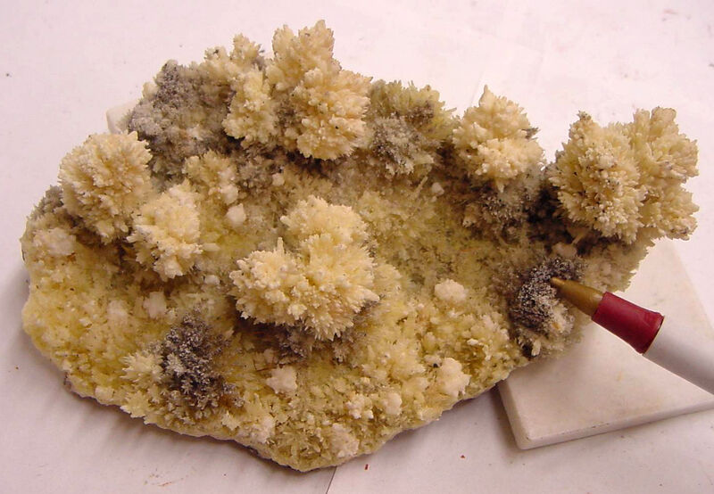 Hydronováčekite