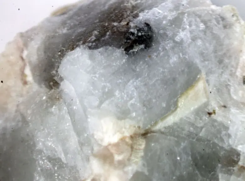 Hydroxycancrinite.jpg