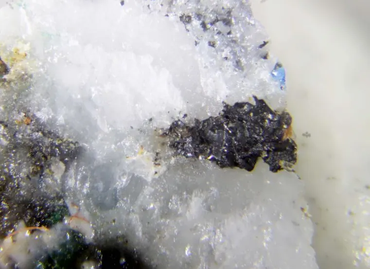 Weissite & Idaite.jpg
