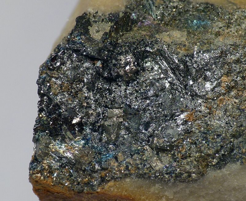 Ikunolite
