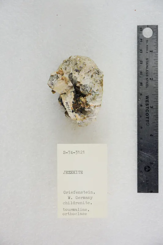 Jezekite with Childrenite, Tourmaline, and Orthoclase (48140057451).jpg
