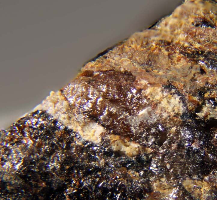 Jinshajiangite