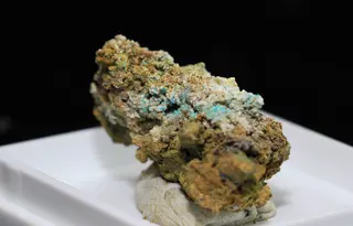 Juansilvait, Mimetesit, Zdenekit, Segnitit-12,2g.JPG