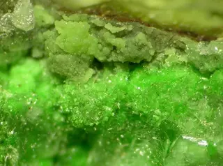 Kambaldaite-105011.jpg