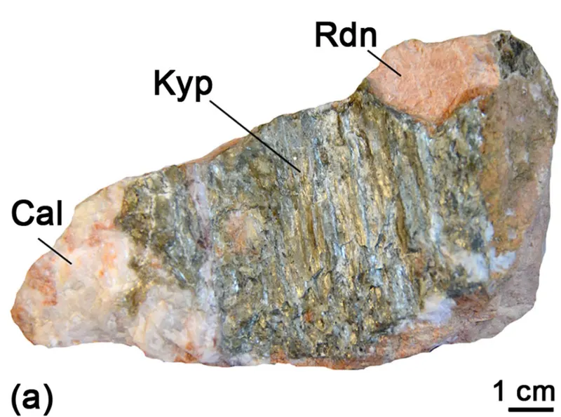 Kayupovaite (a).jpg