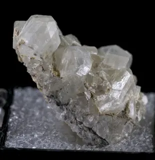 Kernite-440374.jpg
