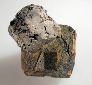 Kimzeyite, Perovskite-170303.jpg