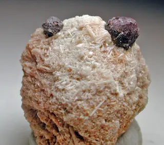 Kimzeyite-603553.jpg