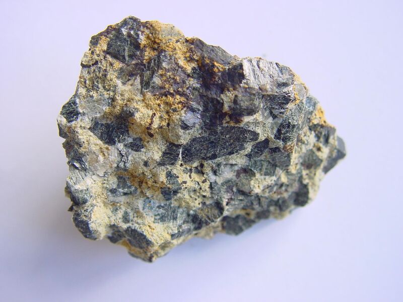 Magnesio-hastingsite