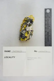 Plattnerite with Massicot (47975551493).jpg