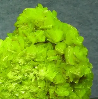 Meta-autunite-160574.jpg