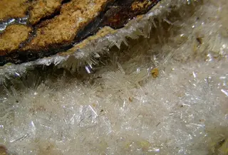 Minyulite-101598.jpg