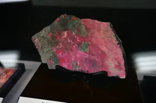 Momoiite displayed at Mining Museum of Akita University 01.jpg