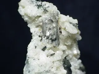 Monteregianite-(Y)-Aegirine-Pectolite-20265.jpg