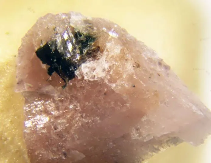 Nagashimalite.jpg