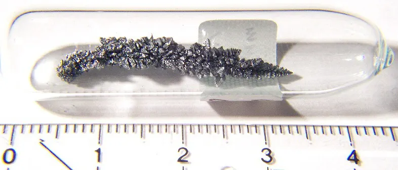 Vanadium crystal vakuum sublimed.jpg