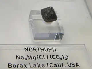 Northupit - Borax Lake, Kalifornien, USA.jpg