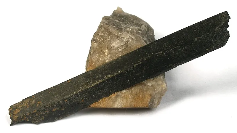 Arfvedsonite-11-arfvedsonite.jpg