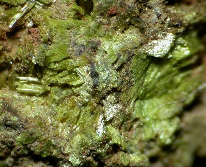 Ojuelaite