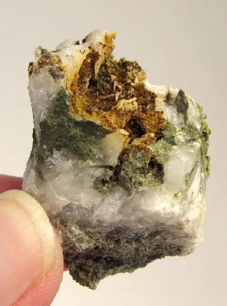 Oosterboschite, Trogtalite, Cuprosklodowskite, Quartz-384830.jpg