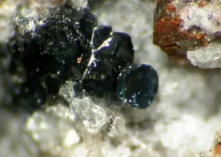 Osumilite-Group-91813.jpg