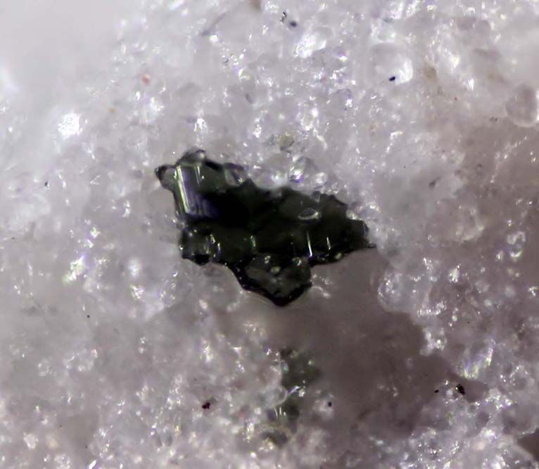 Oxycalcioroméite
