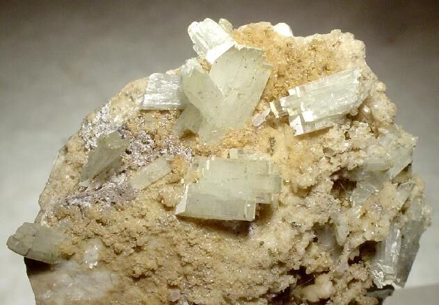 Paravauxite