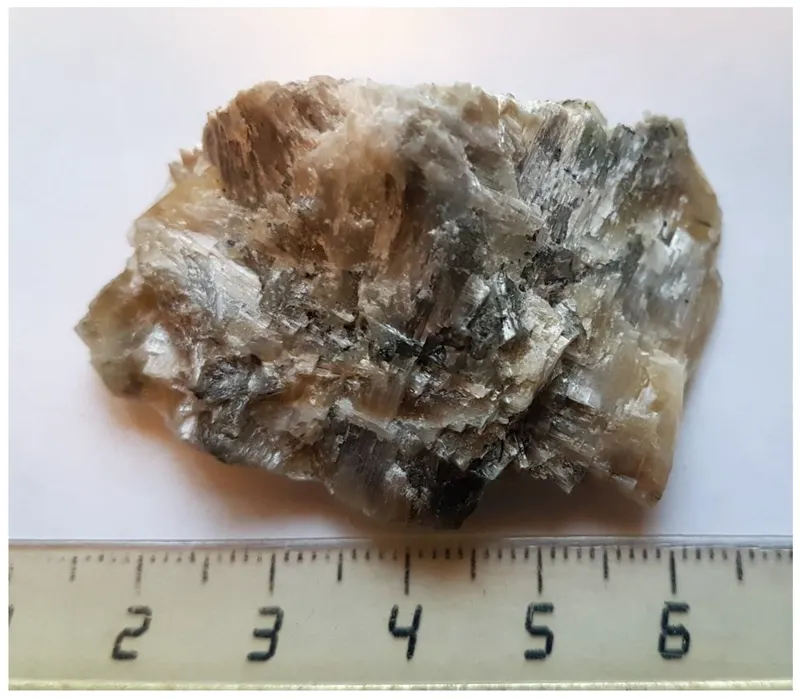 Patynite, a New Mineral from the Patynskiy Massif (fig. 4).png