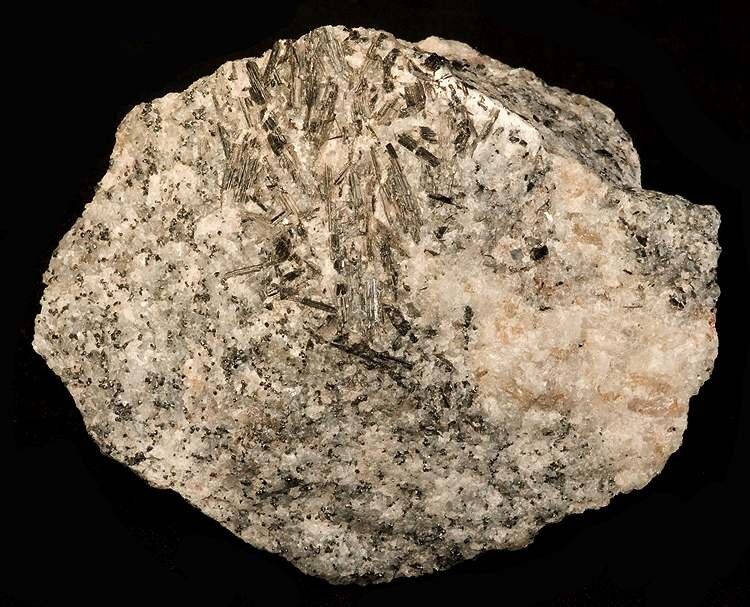 Pinakiolite