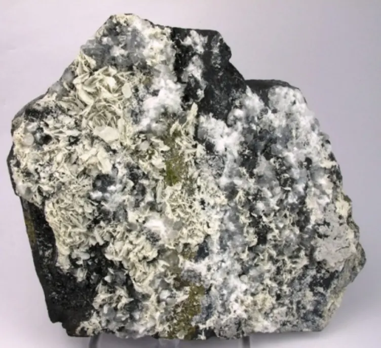 Portlandite-526576.jpg