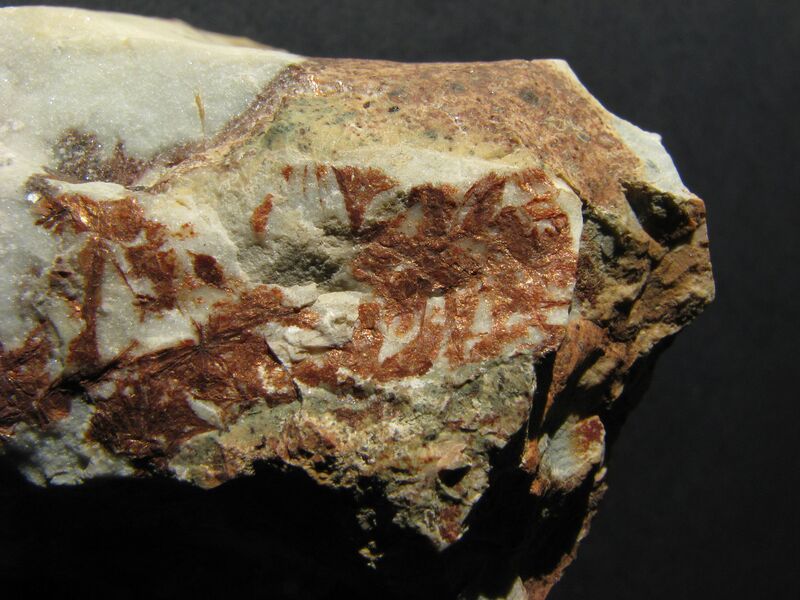 Pyroaurite