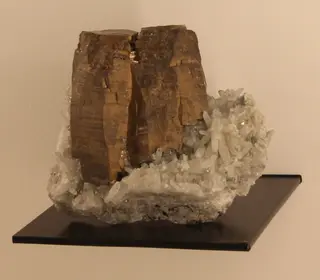 Muséum de Nantes - 023 - Pyrrhotite (Russie).jpg
