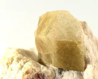 Rhodizite-mrz191a.jpg