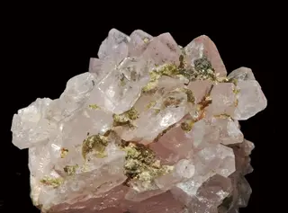 Quartz rose, éosphorite, roschérite (Brésil) 2.JPG