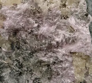 Ashcroftine-(Y)-458619.jpg
