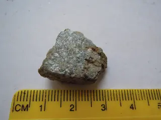 Sekaninaite (cordierite) (Fe2+,Mg)2Al4Si5O18 (24585895649).jpg