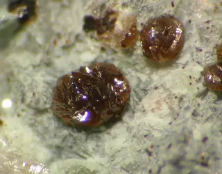 Hechtsbergite-432377.jpg