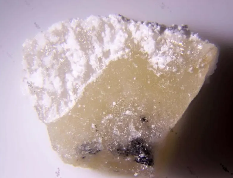 Solongoite & Szaibélyite.jpg