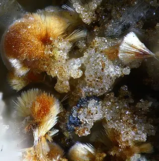 Zincoberaunite and sperlingite.png